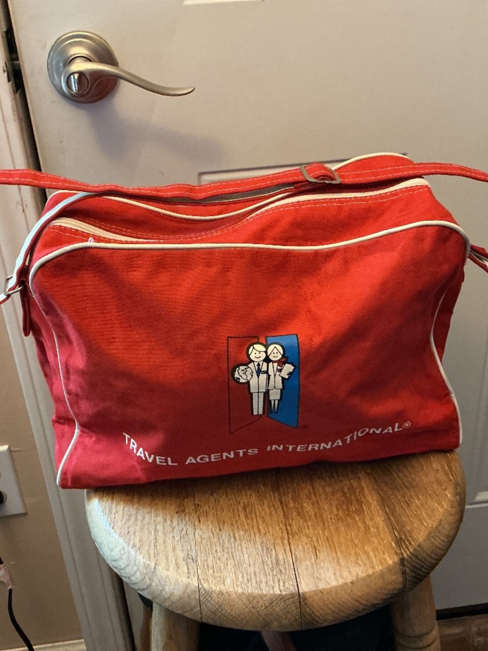 Vintage TRAVEL AGENTS INTERNATIONAL Crossbody Shoulder Bag Carry on Tote